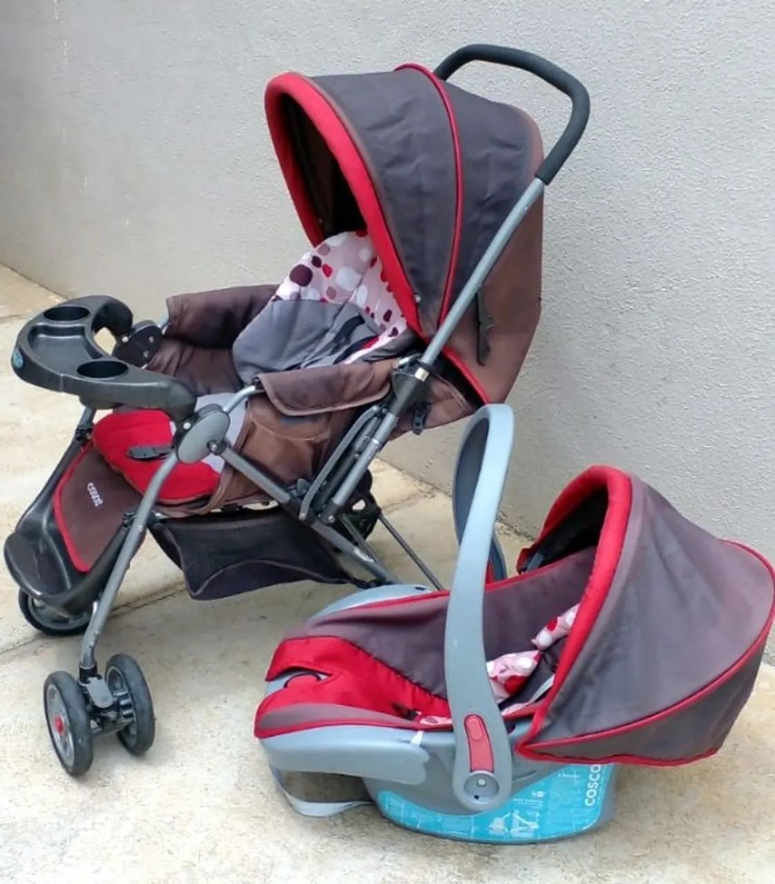 Carrinho e bebê conforto Cosco