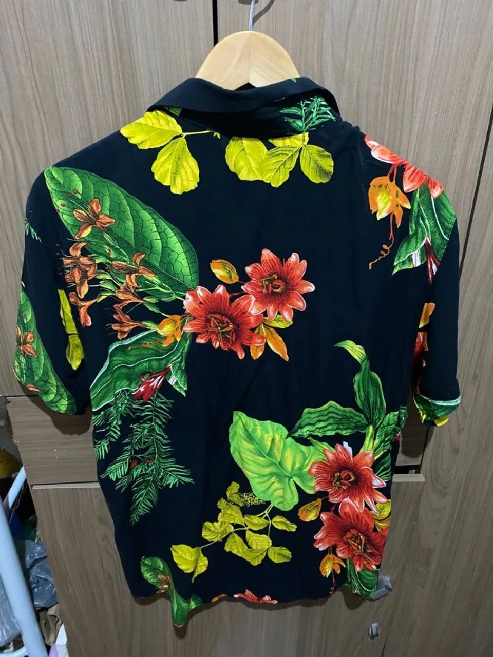 Camisa Viscose Tropical Preto - Foto 2