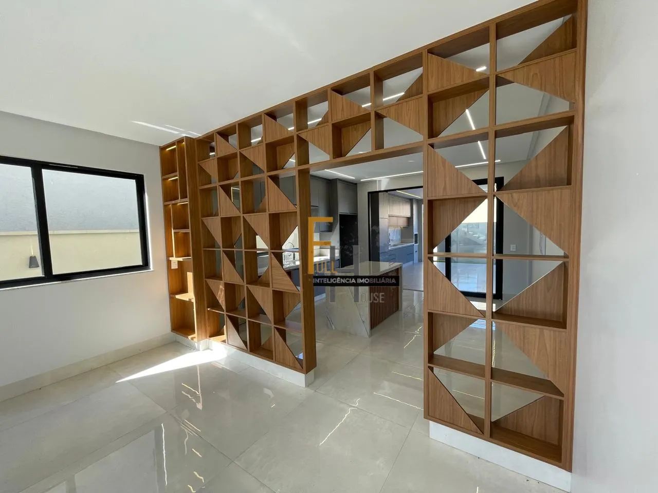 CASA EM CONDOMÍNIO FECHADO I 04 QUARTOS I PISCINA I PORCELANATO I HIDROMASSAGEM I ARMÁRIOS - Foto 3