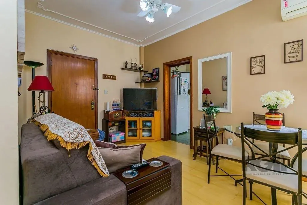 Apartamento 2 dormigtórios à venda Rua Teixeira de Freitas, Santo Antônio - Porto Alegre