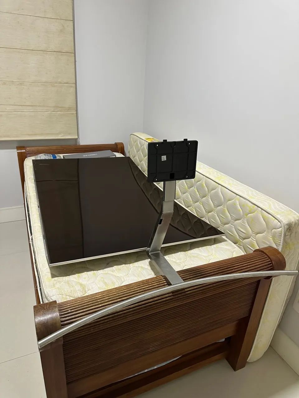 TV Samsung QLED Q8C - Display quebrado