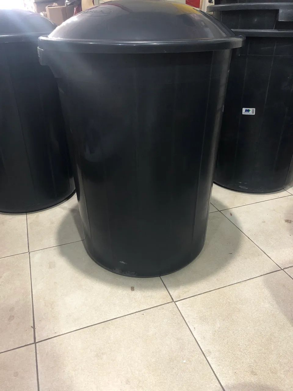 200-liter buckets with lids64169232122497120