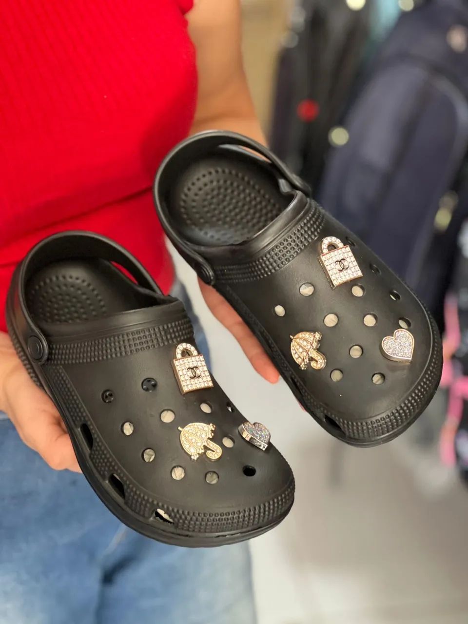Crocs com detalhes  - Foto 3