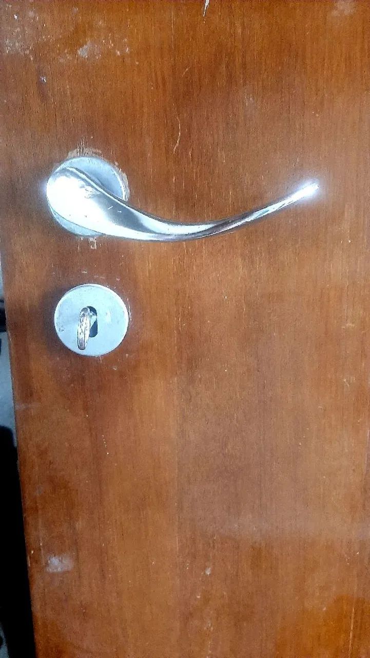 Porta  2,10x70 com chave  - Foto 2