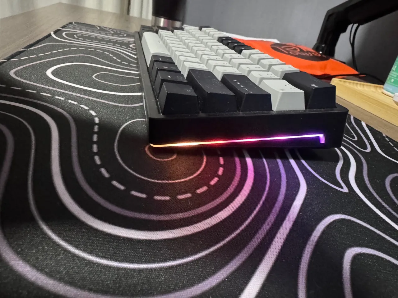 Teclado Mecânico RGB