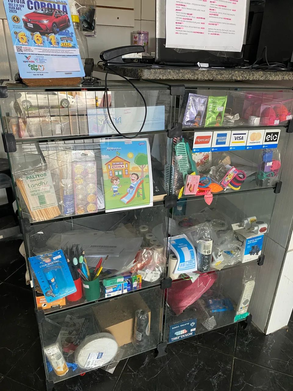 Vitrine 64301342083714121