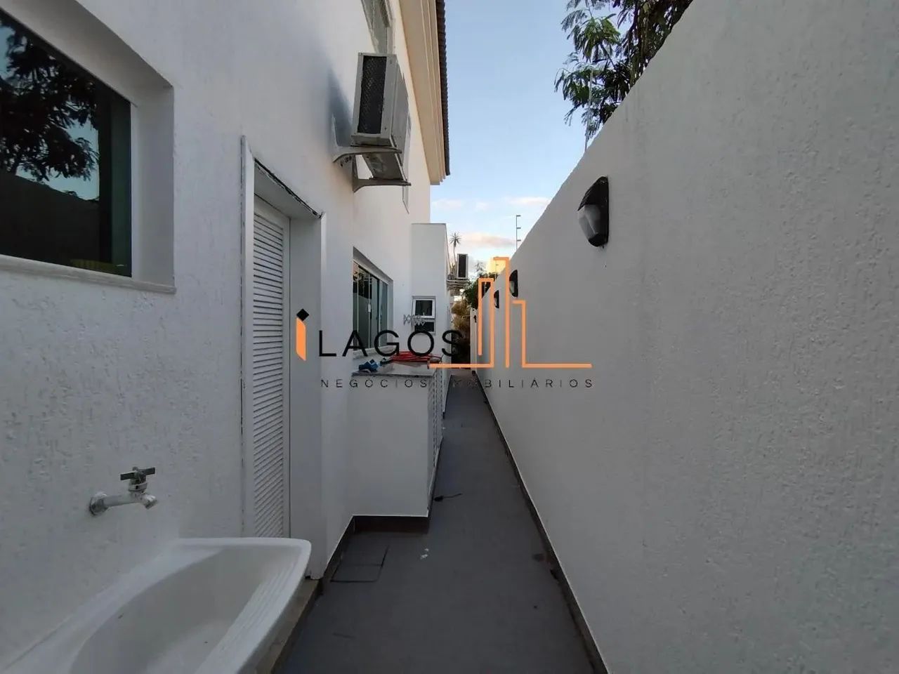 Casa para Venda em Cabo Frio, Novo Portinho, 4 dormitórios, 3 suítes, 5 banheiros, 2 vagas - Foto 5