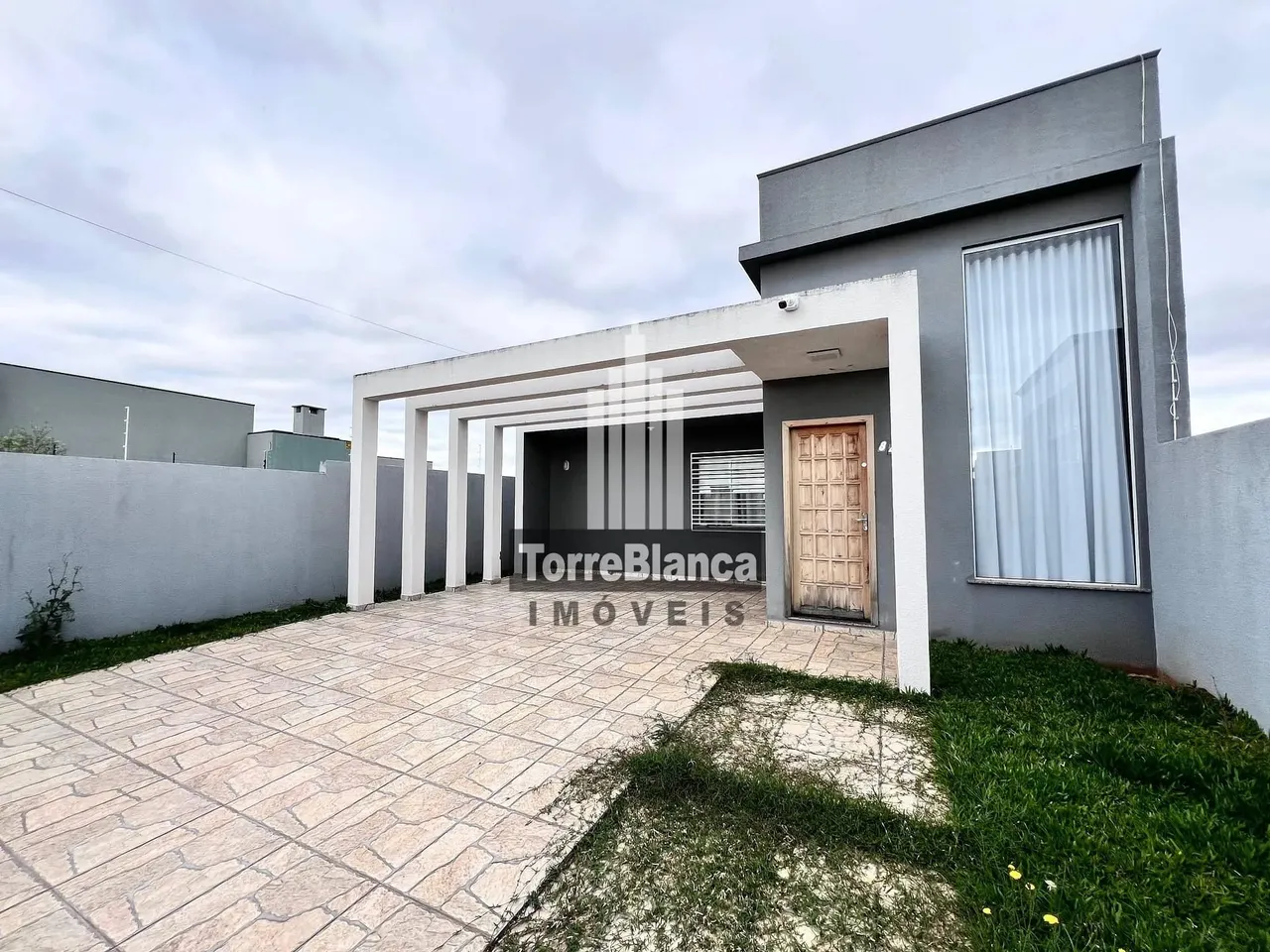 Casa para locação, 3 quartos sendo 1 suíte, 2 vagas, Quintal Amplo, 90 m², Condomínio Resi