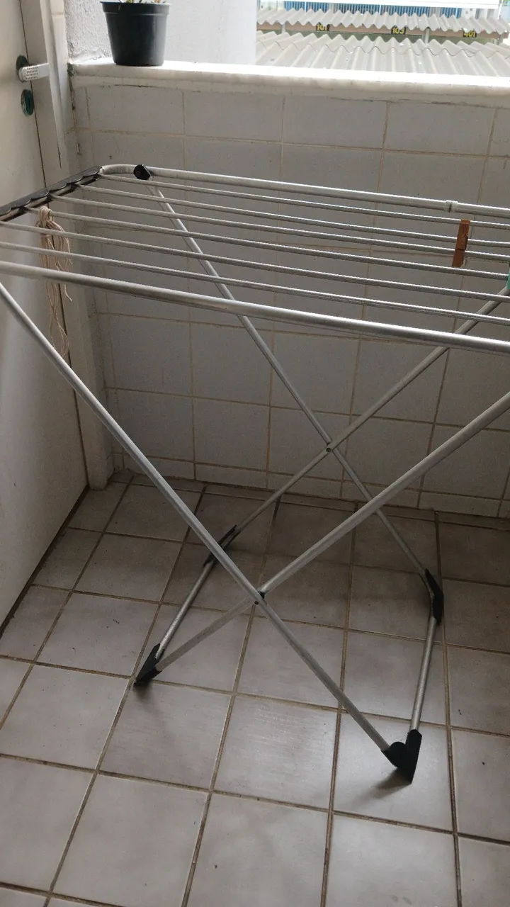 Varal de chão alumínio,dobrável
