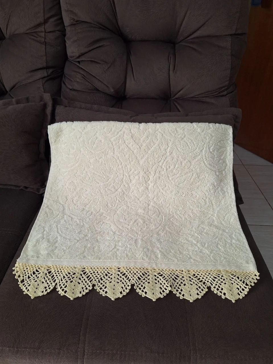 TOALHA DE ROSTO COM CROCHÊ - Foto 5