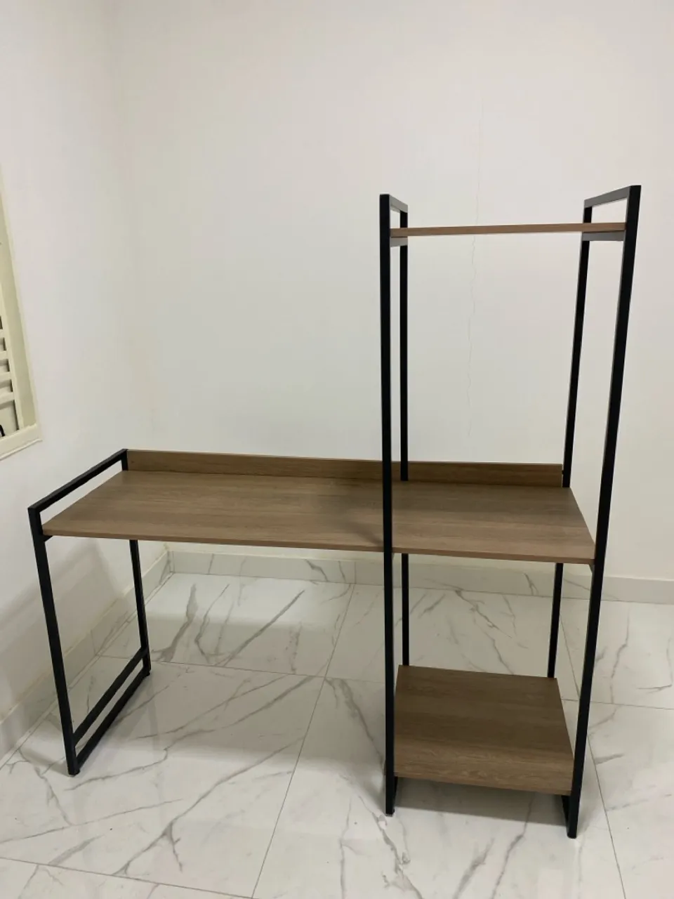 Escrivaninha Industrial com Prateleiras