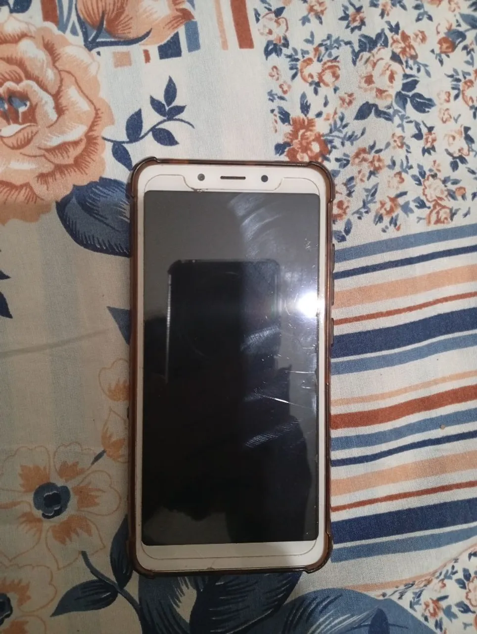 Celular redmi em bom estado de conservação ,excelente para o dia a dia