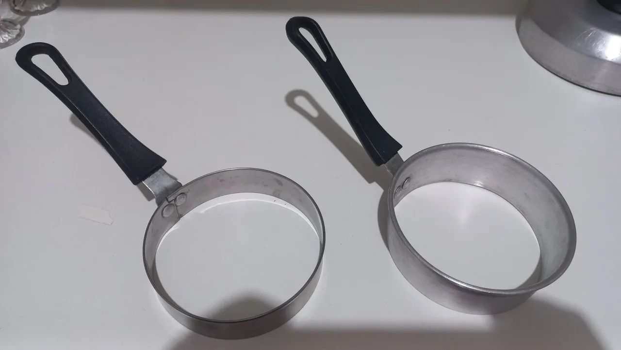 Utensílios para hamburgueria em aço inox - mantegueira, nivelador pão, prensa smash etc. - Foto 4