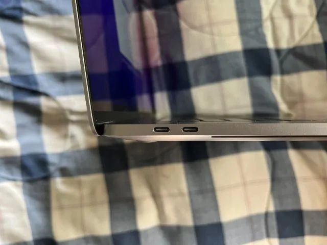 Macbook Pro Touch Bar i9 - Foto 3