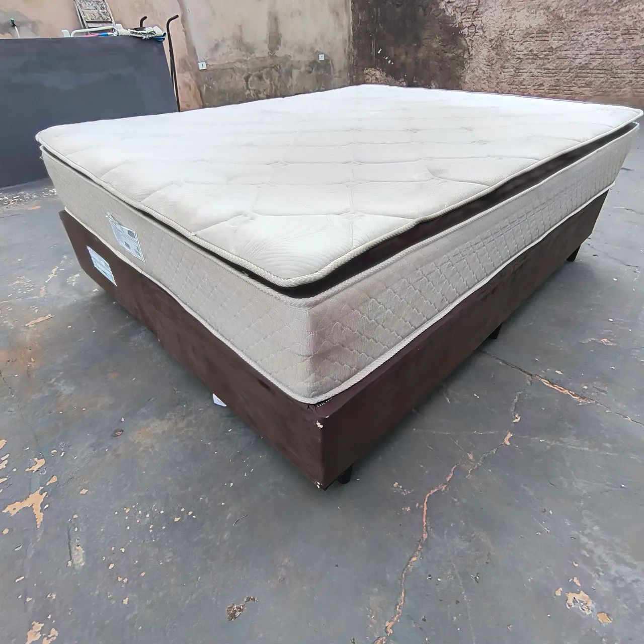 Cama Box Queen semi novo/Entrego  - Foto 2