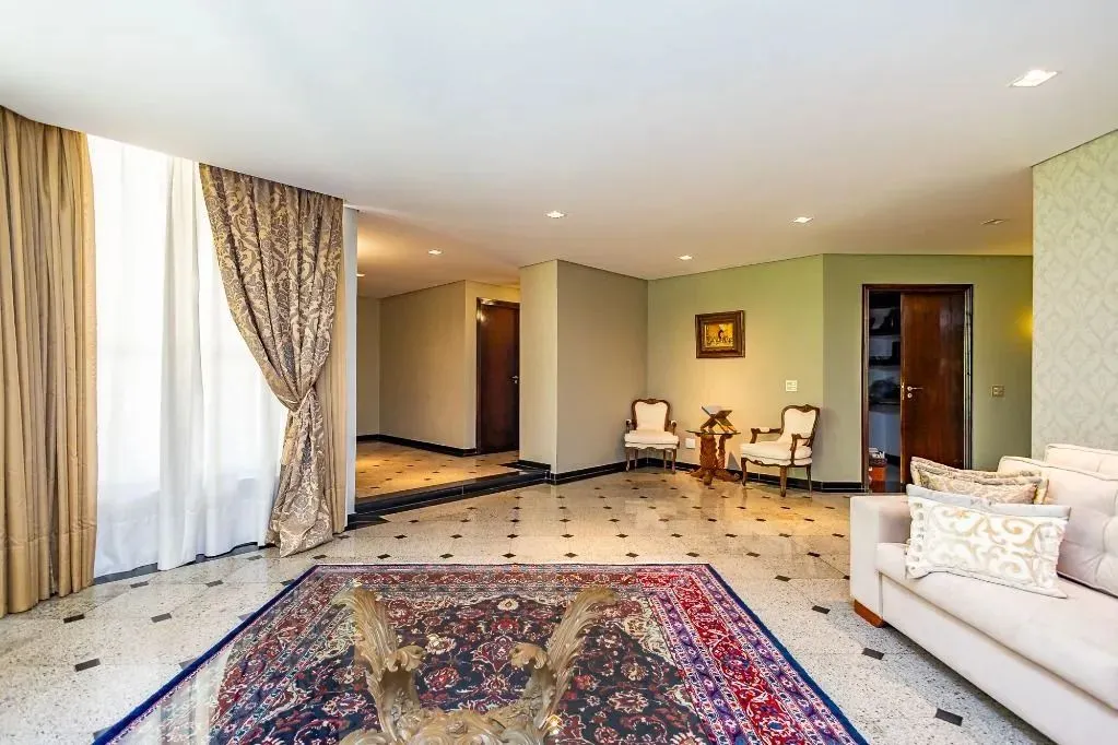 Casa com 4 dormitórios para alugar, 716 m² por R$ 18.500/mês - São Lourenço - Curitiba/PR