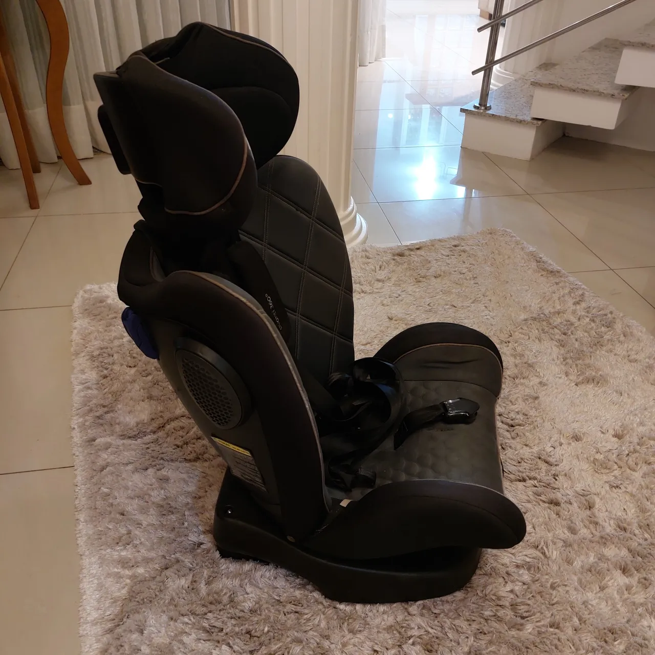 Cadeira infantil para carro KIDDO, até 36Kg em ótimo estado.