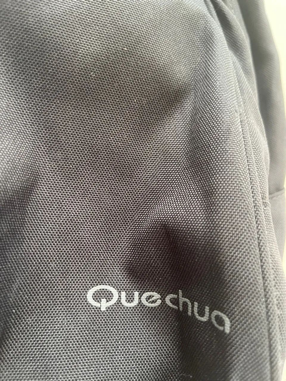 Mochila pequena preta Quechua - Foto 3