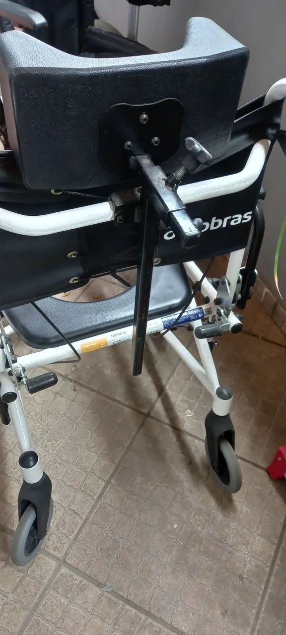 Cadeiras / banho e locomoção  - Foto 2