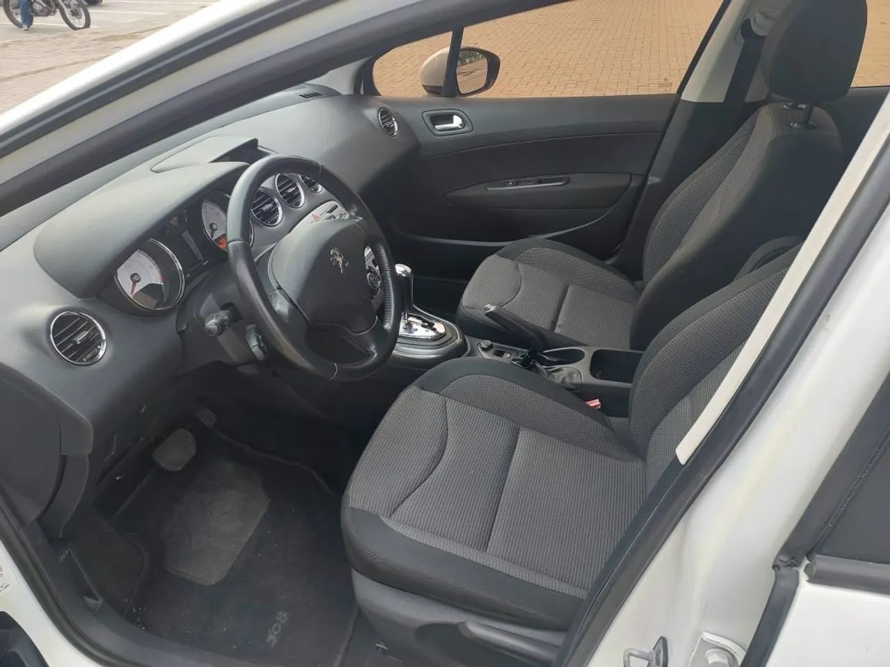 PEUGEOT 308 ALLURE 2.0 FLEX AUTOMÁTICO  - Foto 4