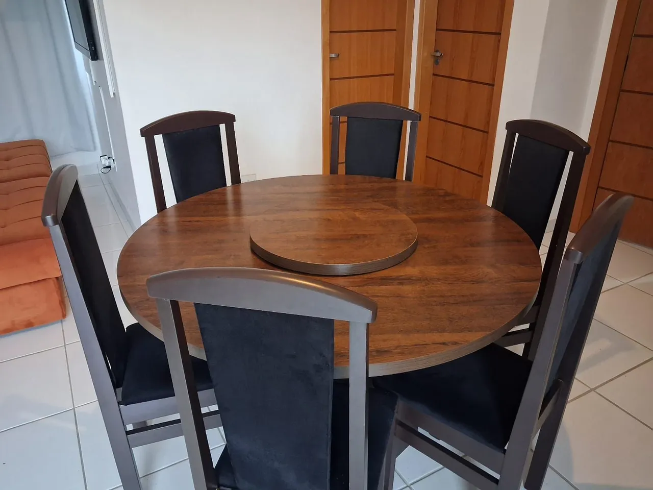 Mesa de Jantar Redonda com giratório e com 6 Cadeiras