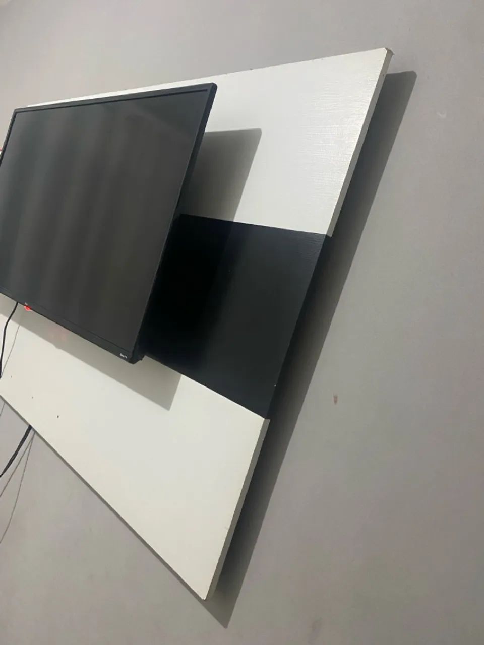 TV Panel, Well-Preserved64176426891649122