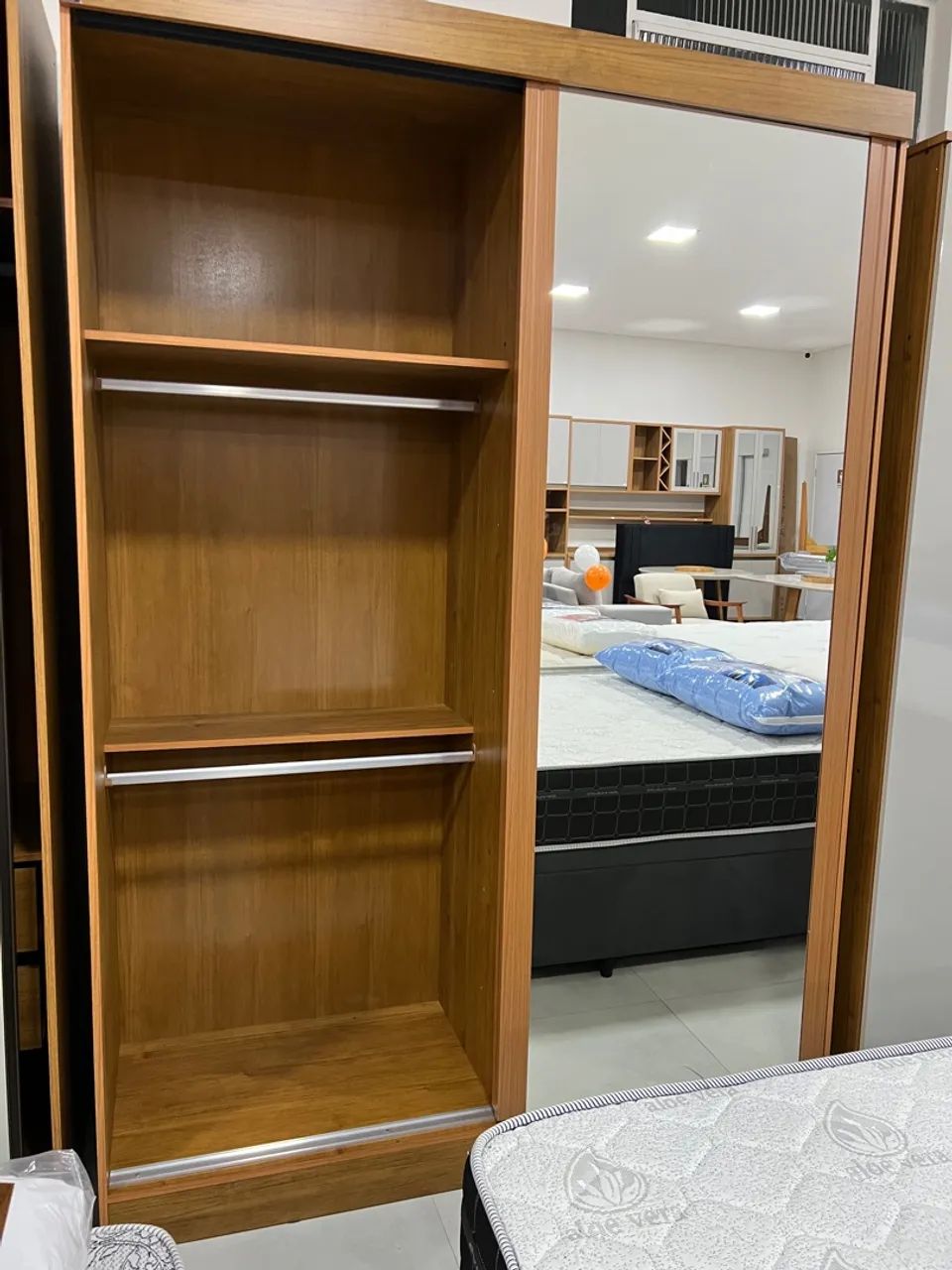 Guarda Roupa Solteiro com Espelho ULTIMA PEÇA - Foto 3