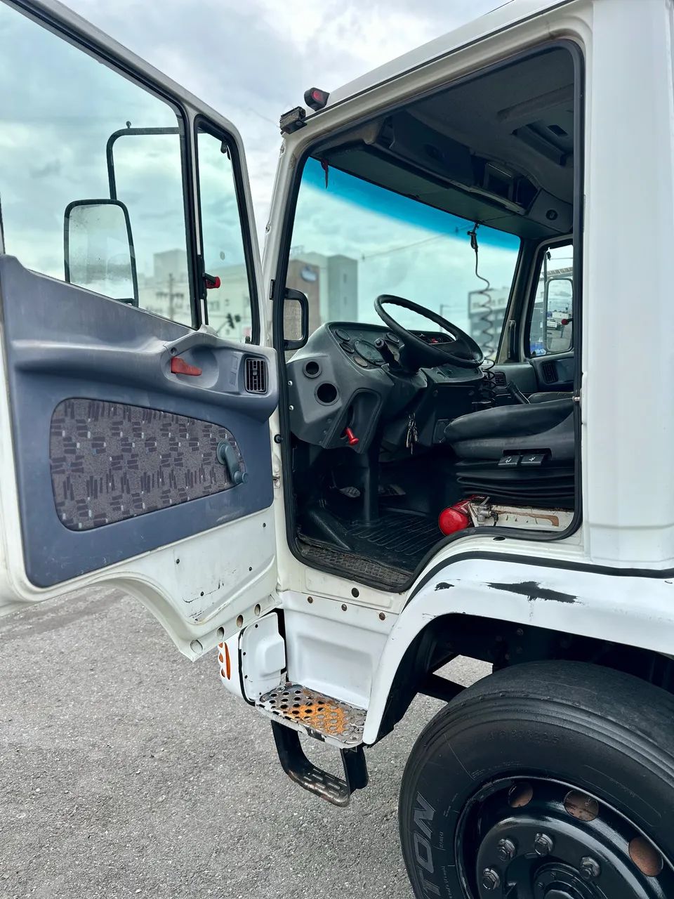 MERCEDES-BENZ/1718 3-Eixos - Foto 12
