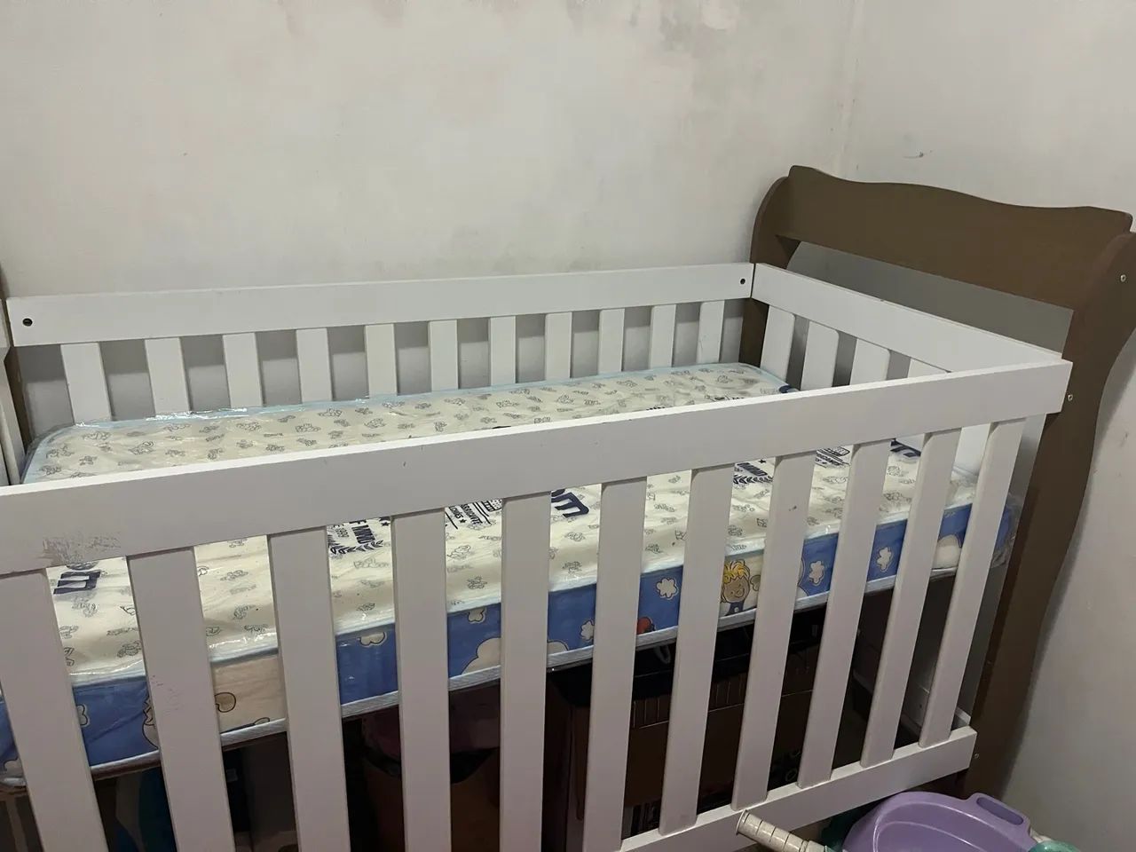 Estou Vendendo esse berço com o colchão  - Foto 2
