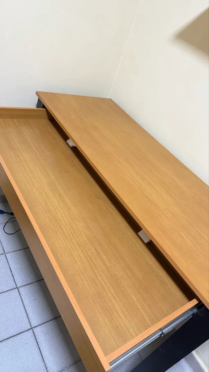 ESCRIVANINHA COM UM MÊS  DE USO  - Foto 2