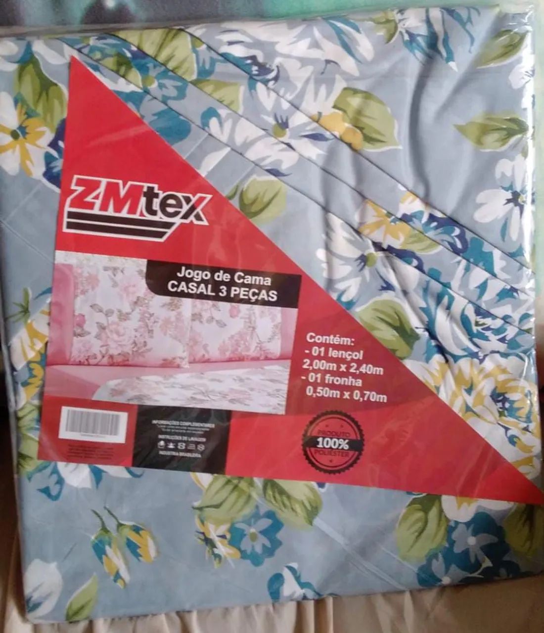 Colcha de cama com duas fronhas 