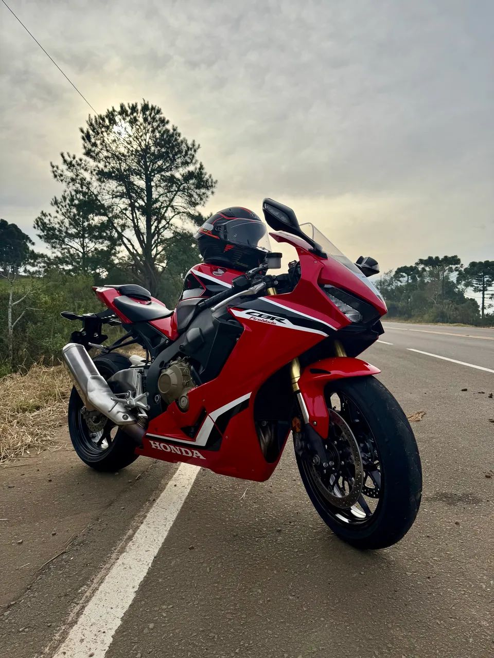 CBR 1000RR 2018 - Foto 2