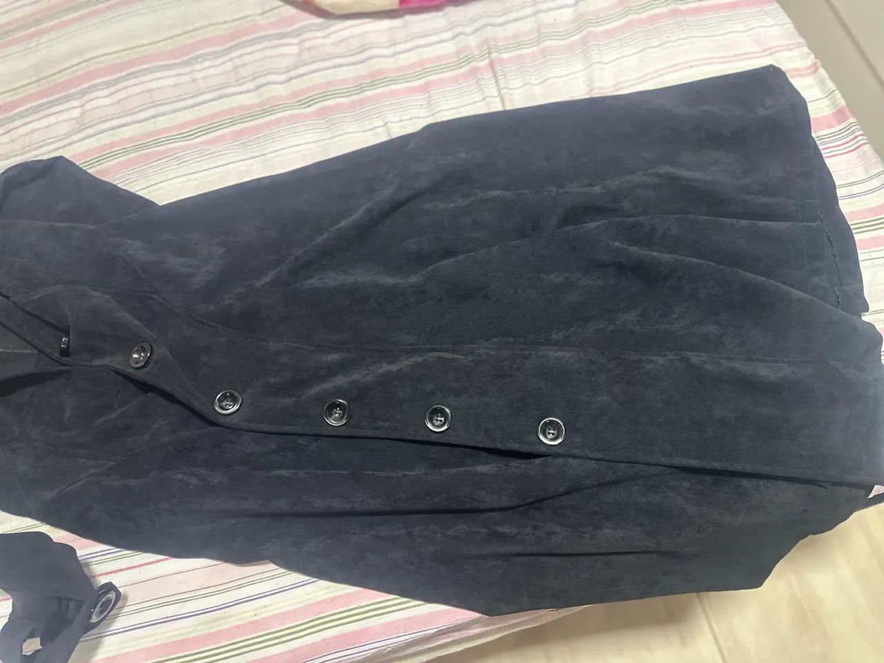 Sobretudo que também é vestido preto - Foto 2