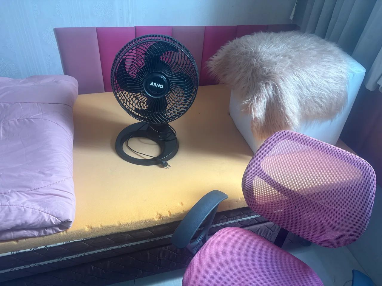 Cama e kit quarto