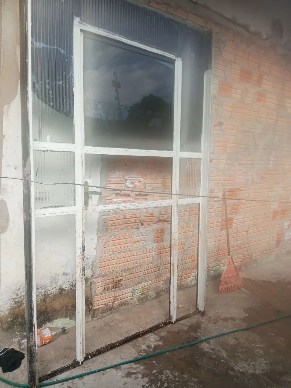 Vendo porta de ferro completa  - Foto 4