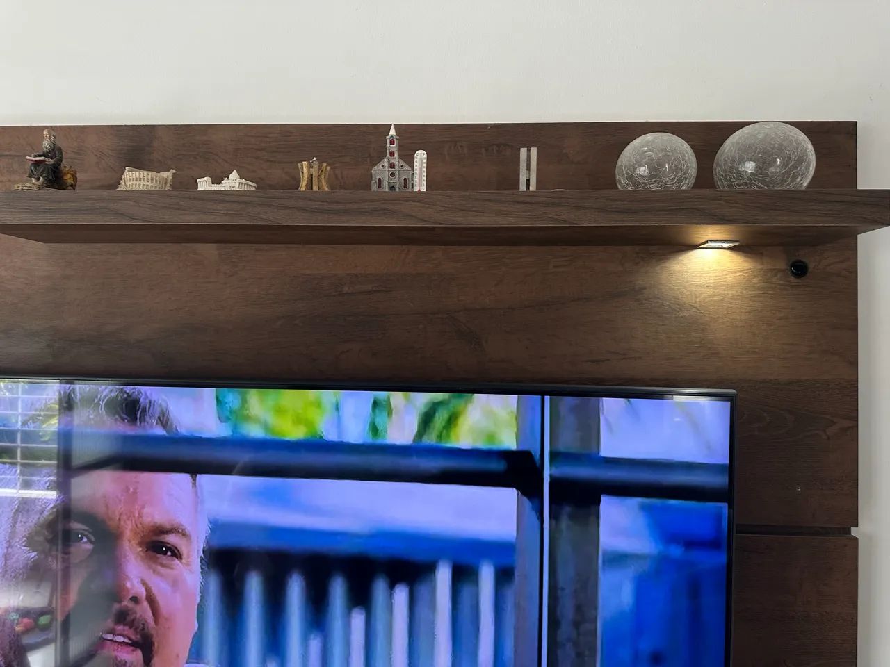 Rack com painel para TV