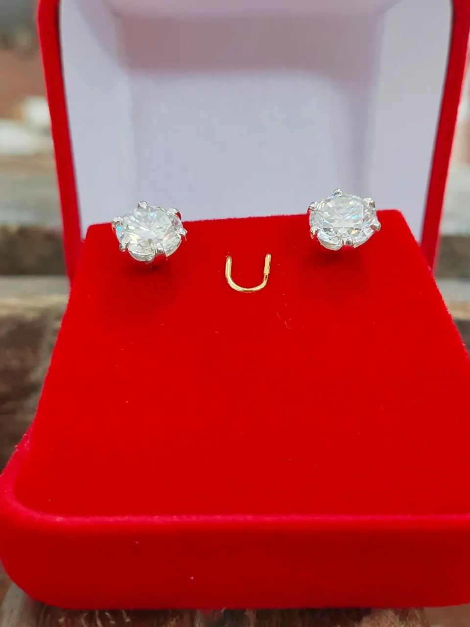 Brincos em prata com Moissanite 7,5mm