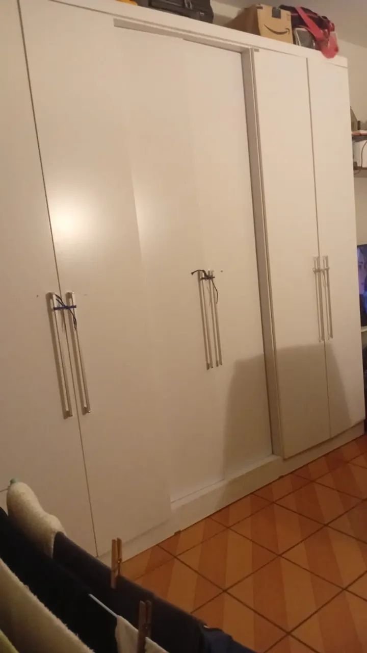 Guarda-roupa para ir embora!