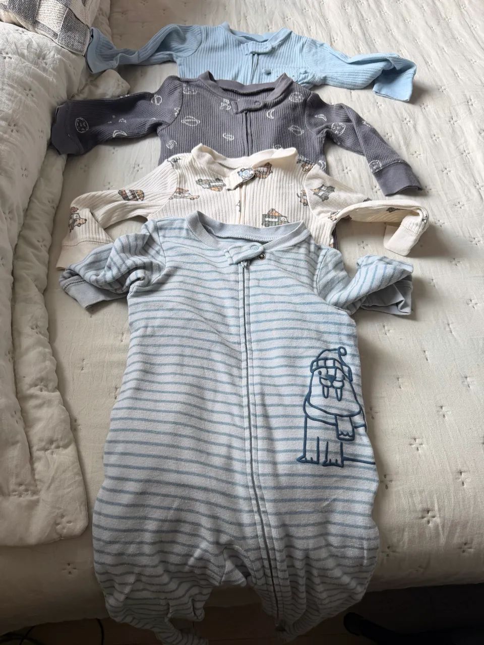 Pijamas carters 9 meses 