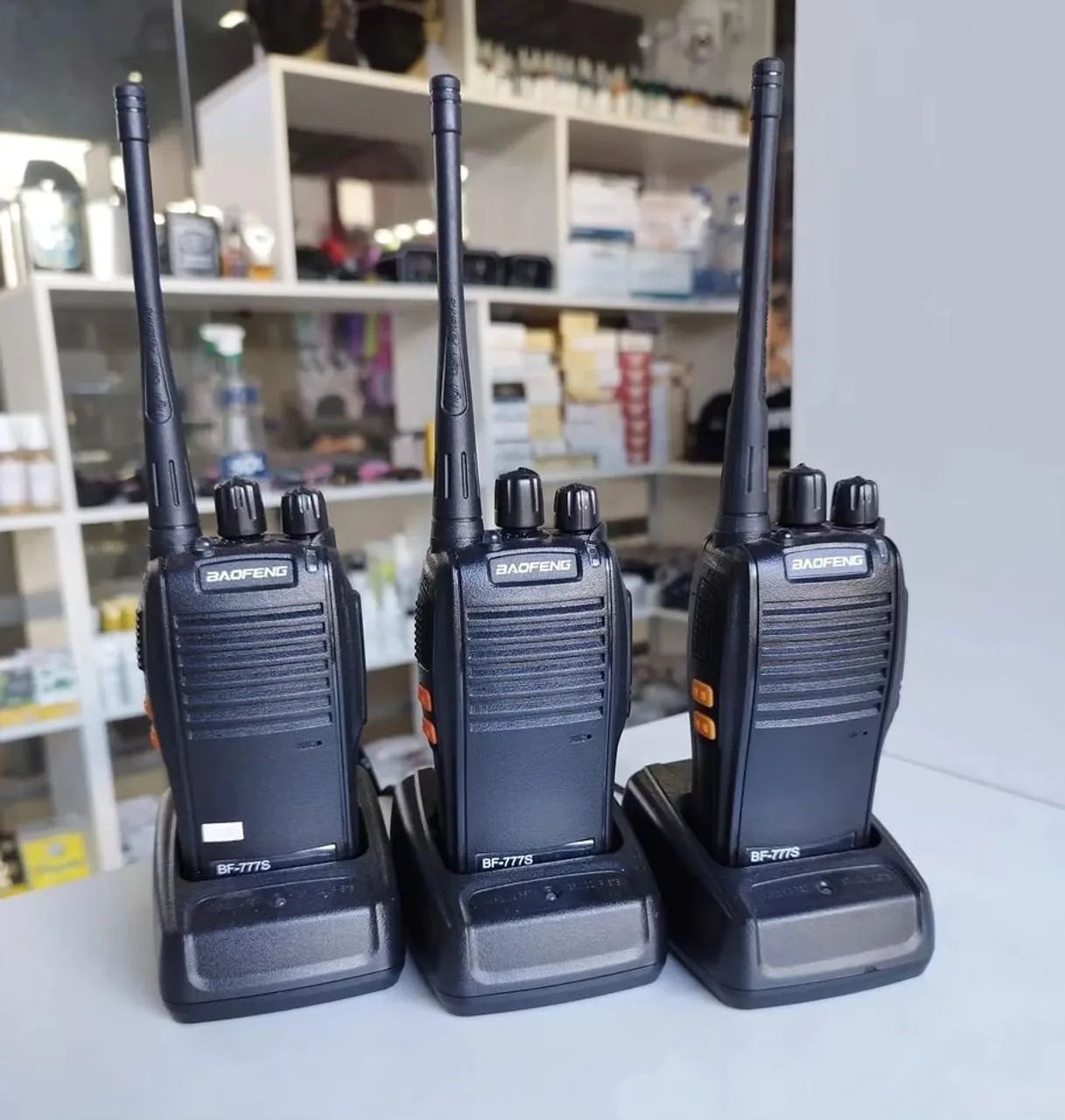 Radio Comunicador Walk Talk Baofeng Bf-777s + Fone De Ouvido Kit Completo - Foto 2