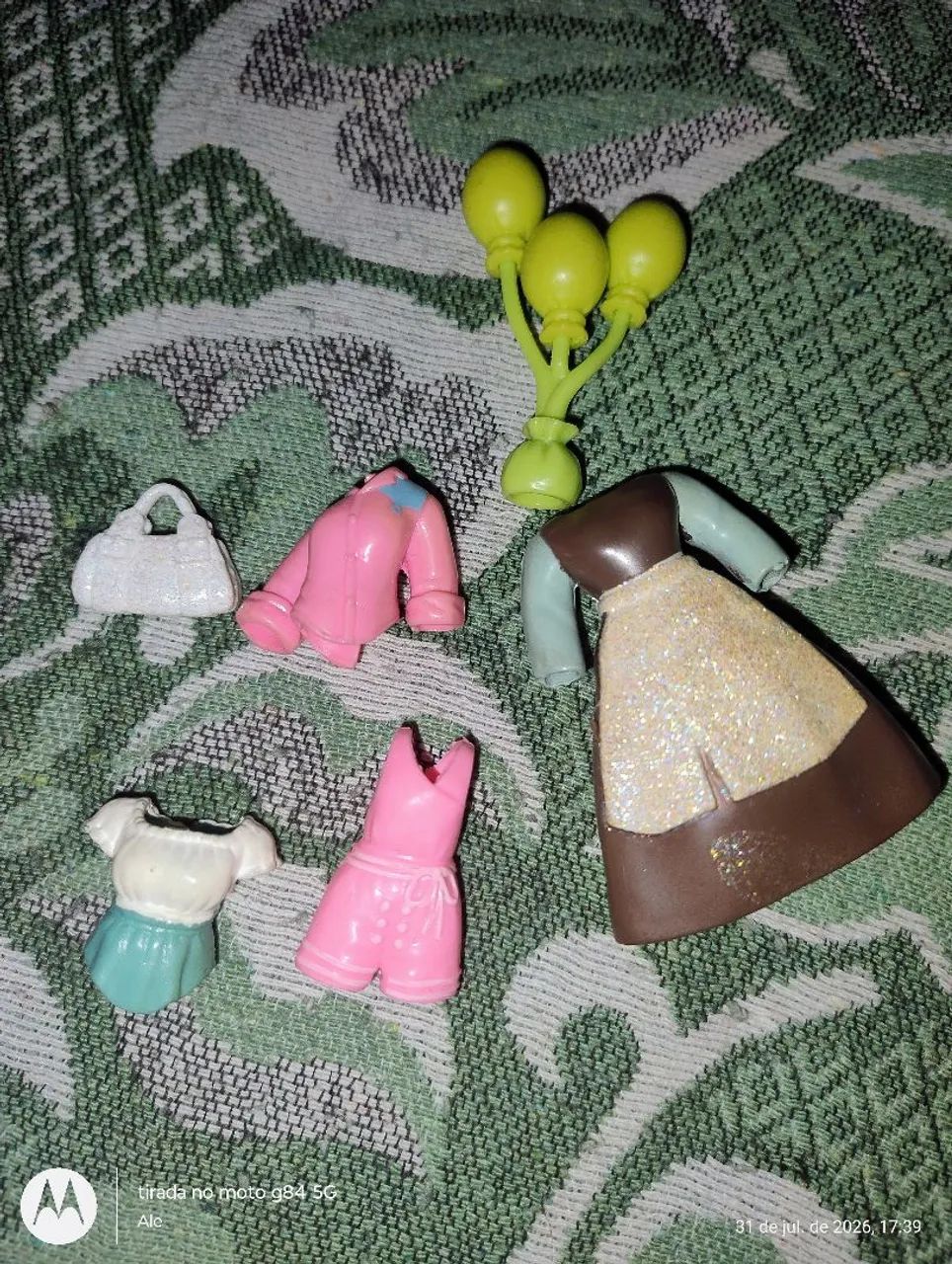 Lote roupinhas Polly com 4 bonecas  - Foto 4