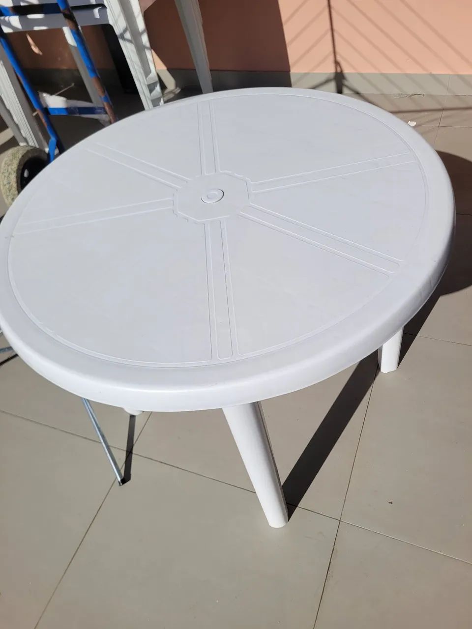Mesa desmontável de plastico - entrego