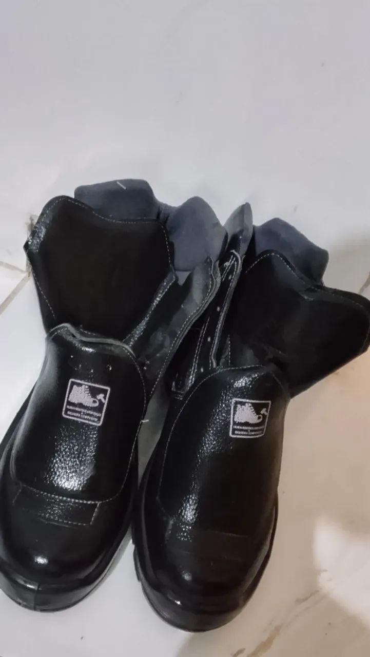 Vende-se bota nova bracol