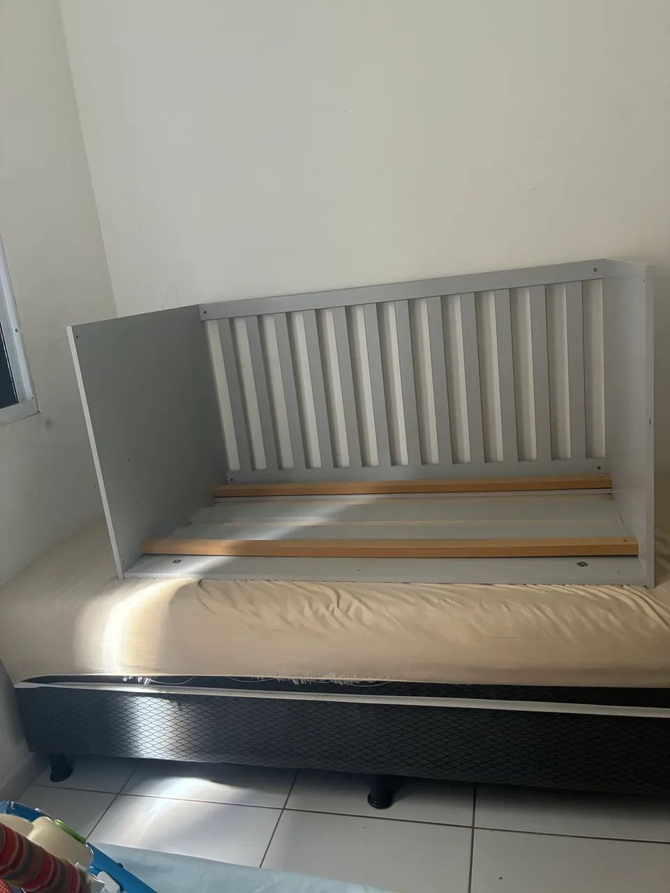 Berço com altura regulável e vira mini cama - Foto 2