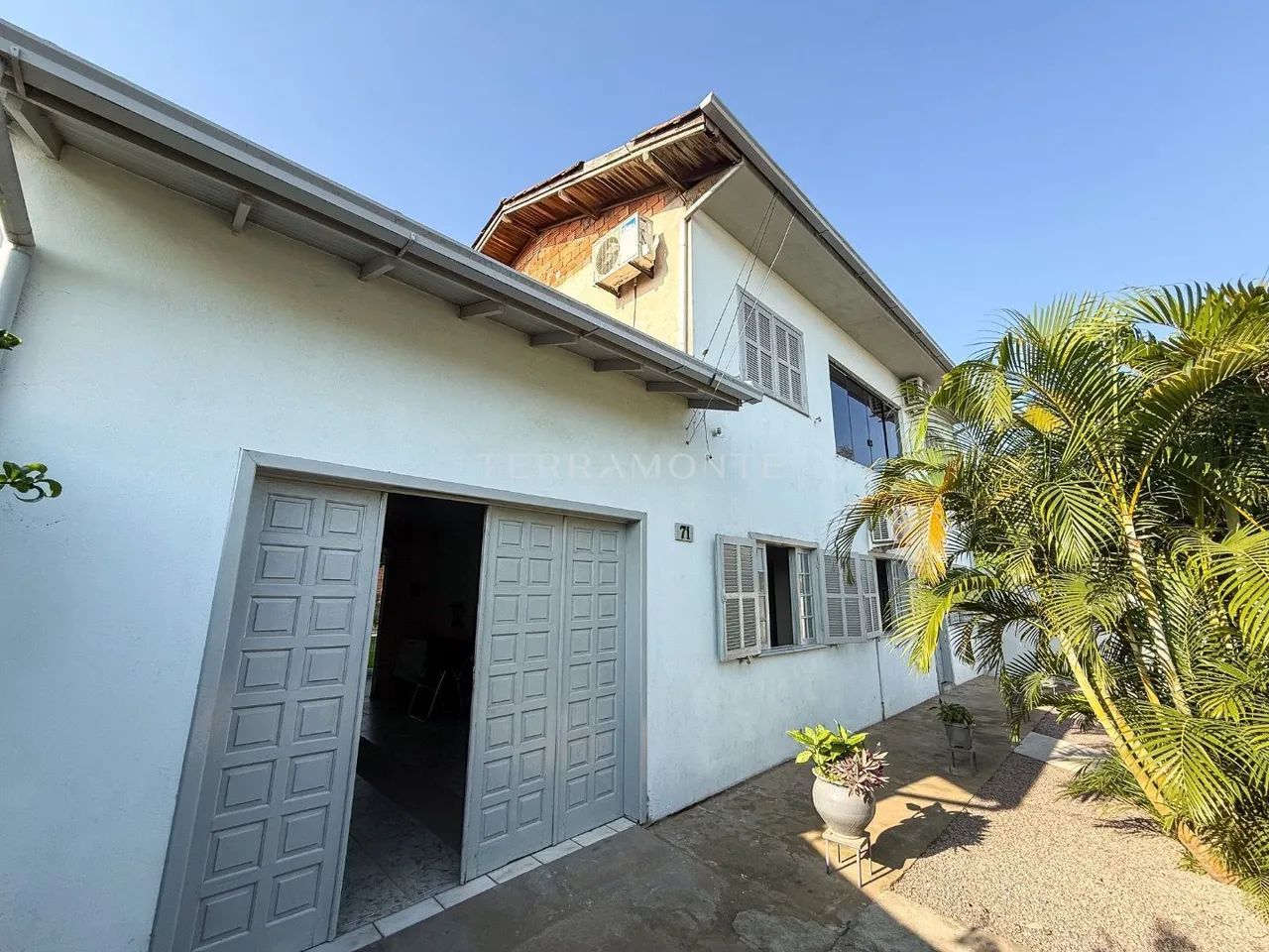 Casa 4 quartos com 180m² e terreno amplo por R$ 570 mil - Foto 2