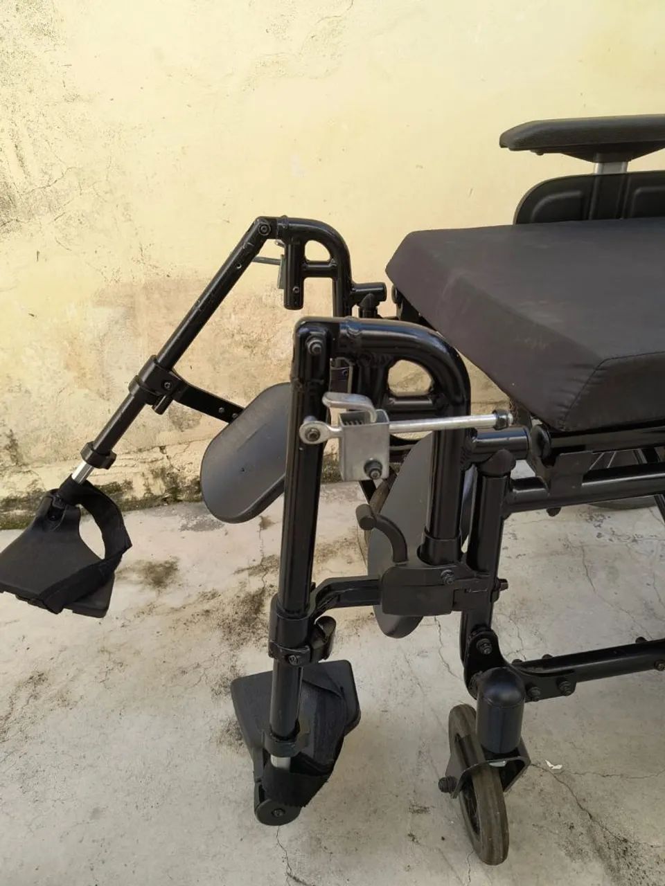 Cadeira de rodas Ortobras c/ encosto para cabeça  - Foto 3