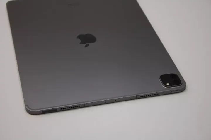 iPad Pro 13" M4 - Igual novo