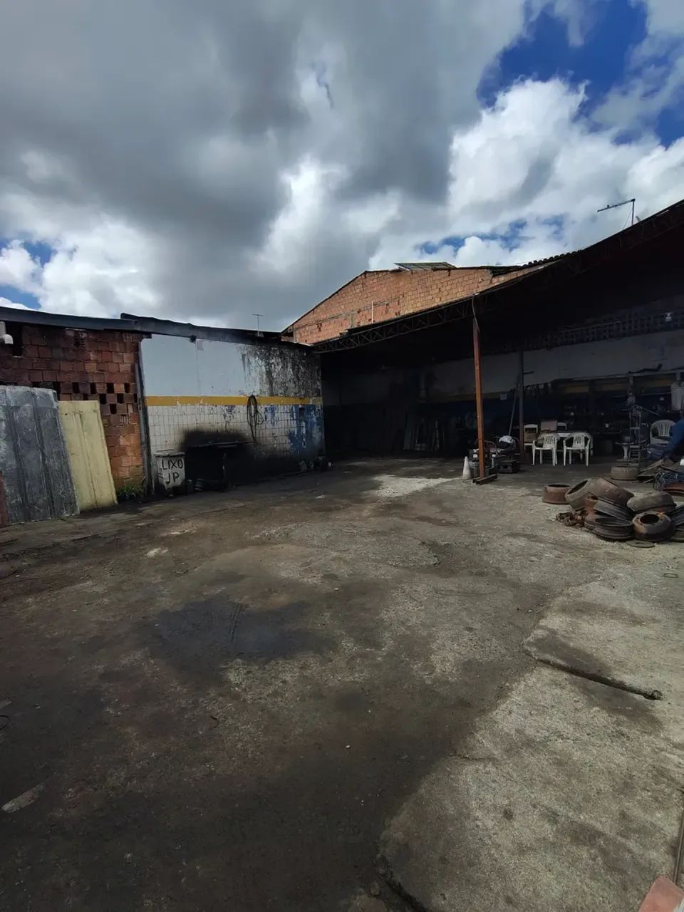 Vendo Prédio Comercial no Tabuleiro em frente ao D. E R - Foto 3