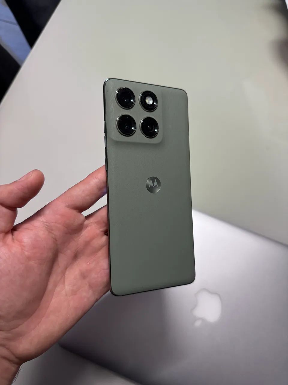 Vendo Celular Moto Edge 60 PRO, 5g, 512gb, 16ram  - Foto 3