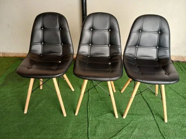 Cadeira Eames Eiffel Botonê Estofada - Preto